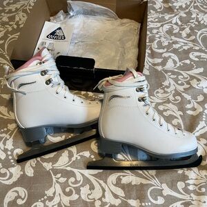 Kids Girls Skating Shoes Size 3
